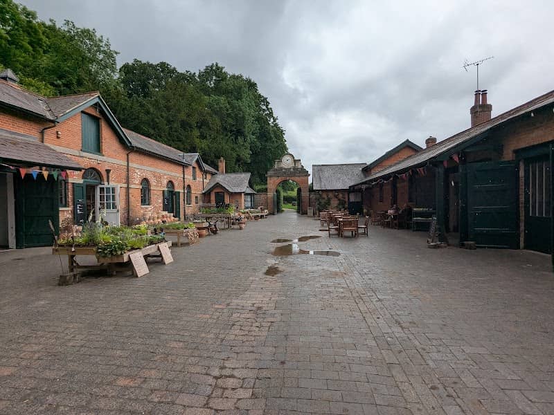 Stable Yard - Image 1
