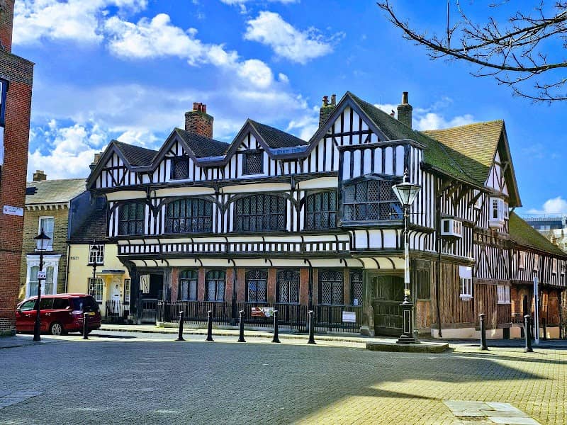 Tudor House & Garden - Image 2