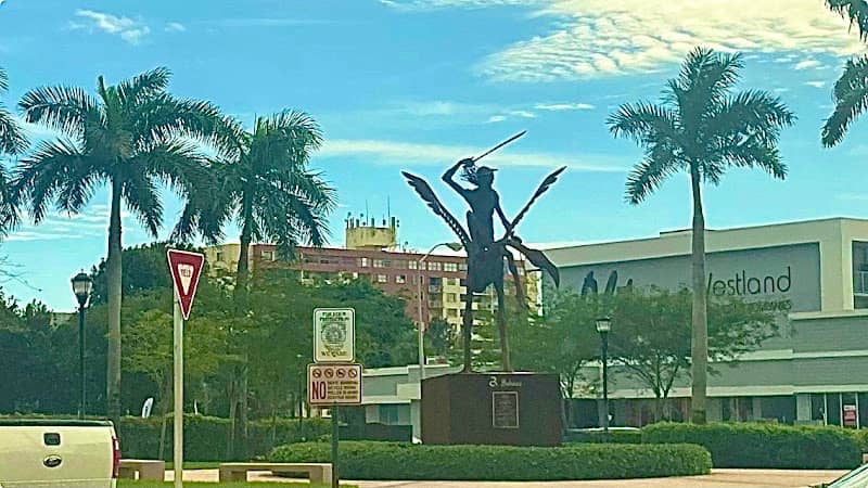 Don Quijote Plaza - Image 1