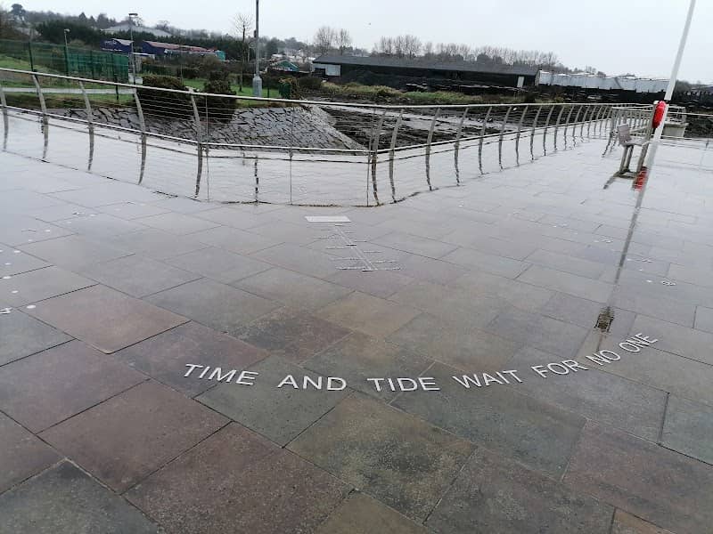 Quay docks - Image 1