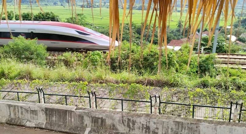 Spot Kereta Cepat - Image 1