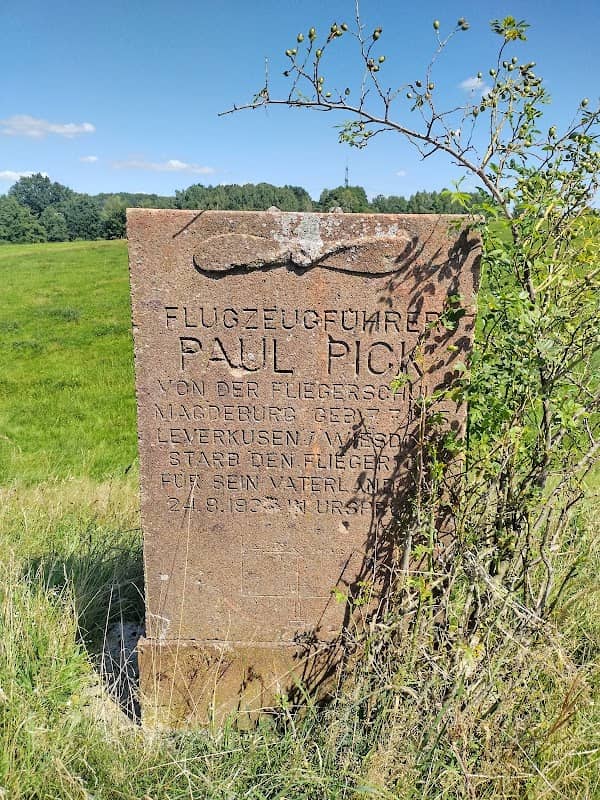 Fliegerdenkmal - Image 2