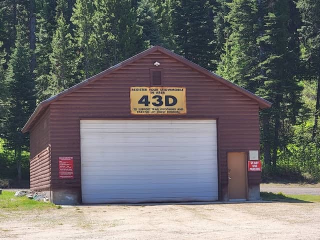 Snowmobile Parking Campground - Image 1