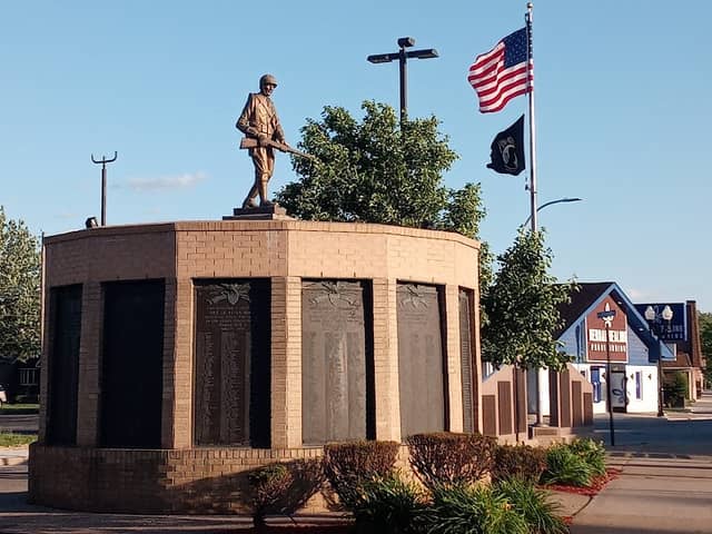 River Rouge War Memorial - Image 1
