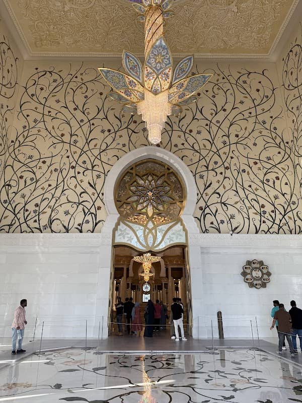 Grand Mosque lift - Image 3