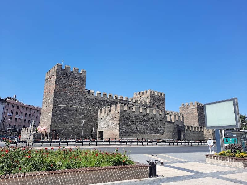 Kayseri Castle - Image 1