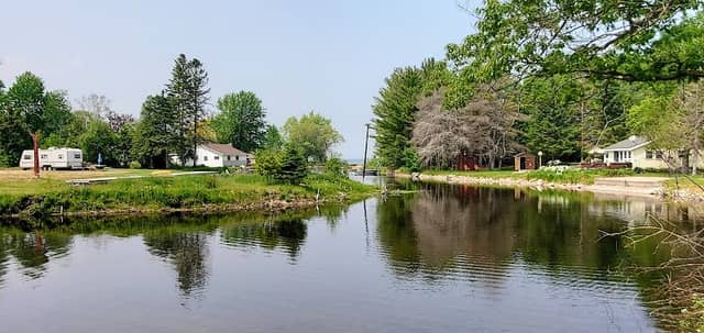 Sanborn fishing dock - Image 1
