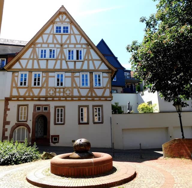 Janusbrunnen - Image 1