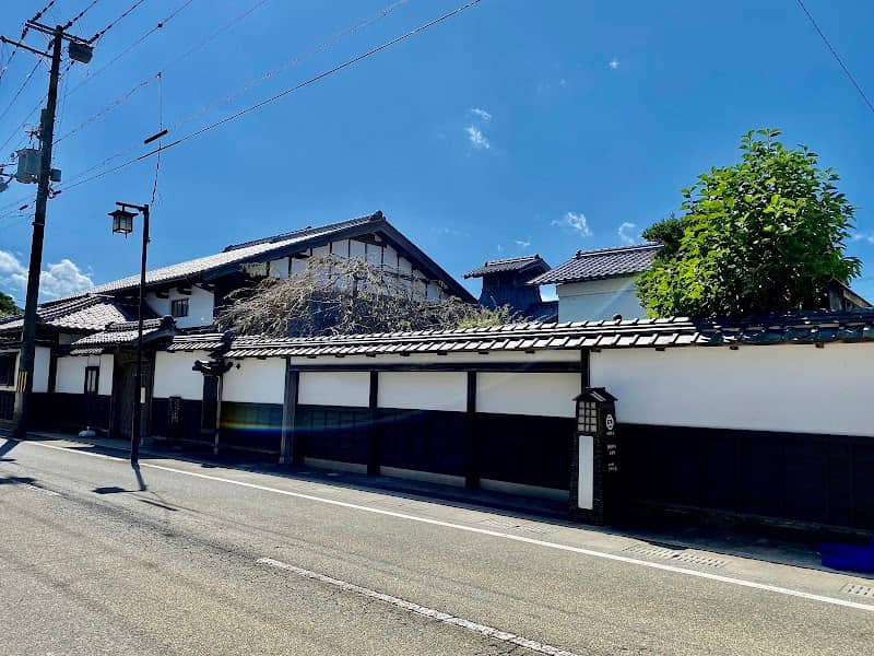 京丹後市久美浜湾沿岸の商家建築群と街なみ景観(京都府選定文化的景観) - Image 1