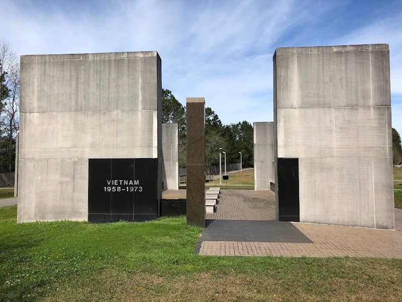 Mississippi Vietnam Veterans Memorial - Image 1