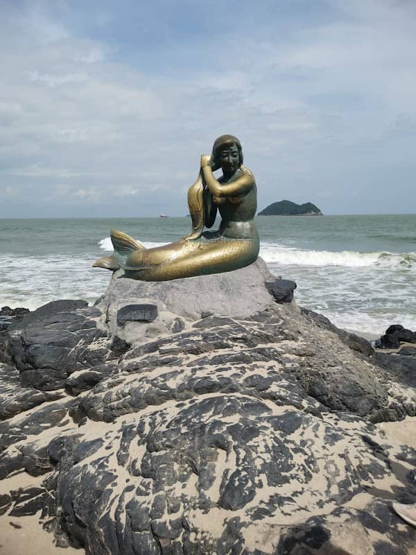 Pantai Samila - Image 1