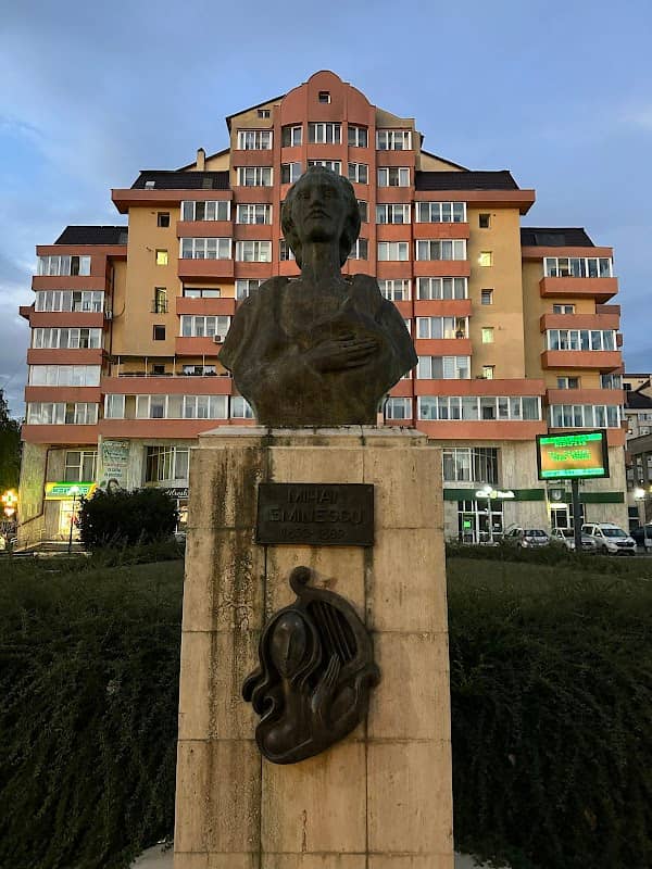 Bustul poetului Mihai Eminescu - Image 1