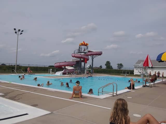 Mediapolis Swimming Pool - Image 1