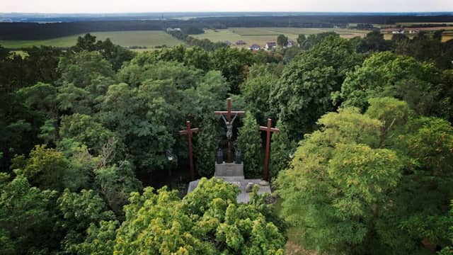 Klif Golgota 185 m n.p.m. - Najwyższa skarpa w powiecie ostrowskim - Image 1