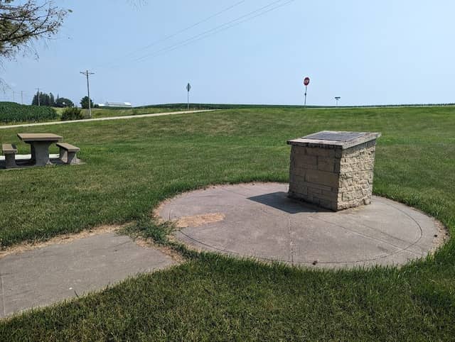 Tawney Wayside Park - Image 1