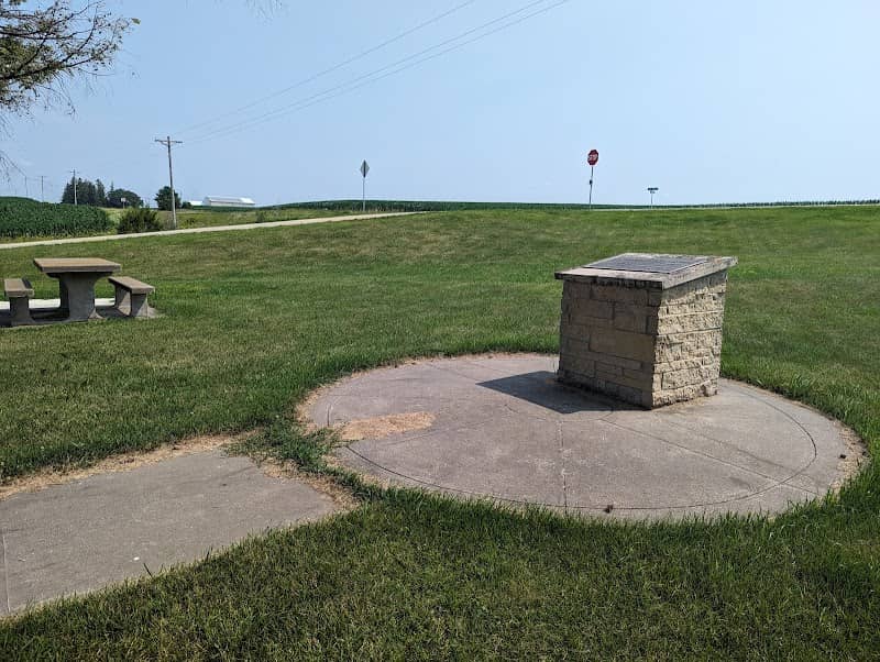 Tawney Wayside Park - Image 1