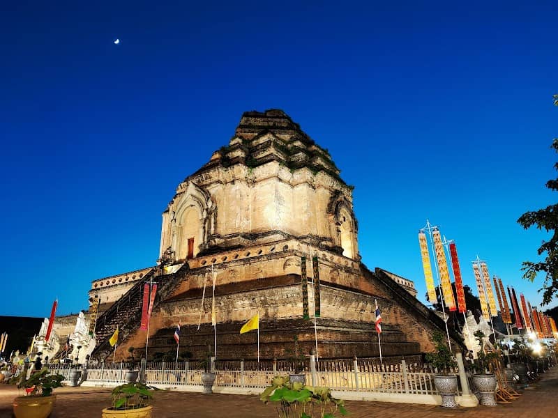 Wat Chedi Luang - Image 2