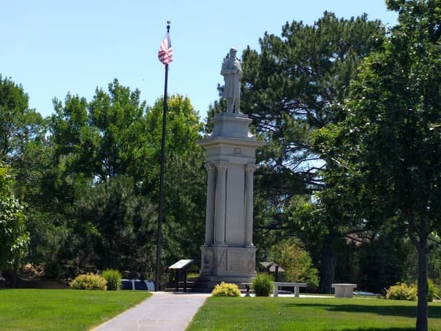 Civil War Monument - Image 1