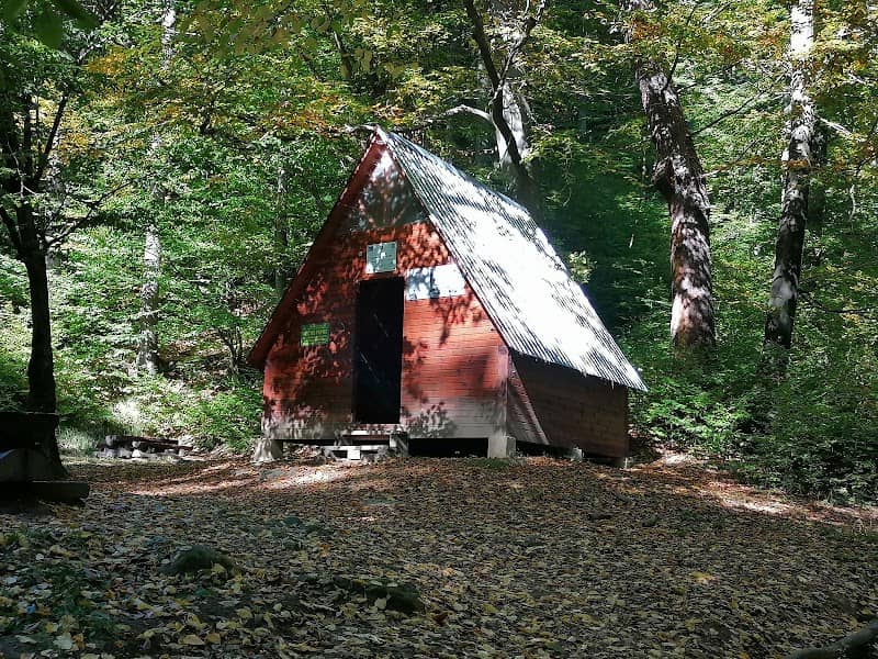 Tourist shelter - Image 1