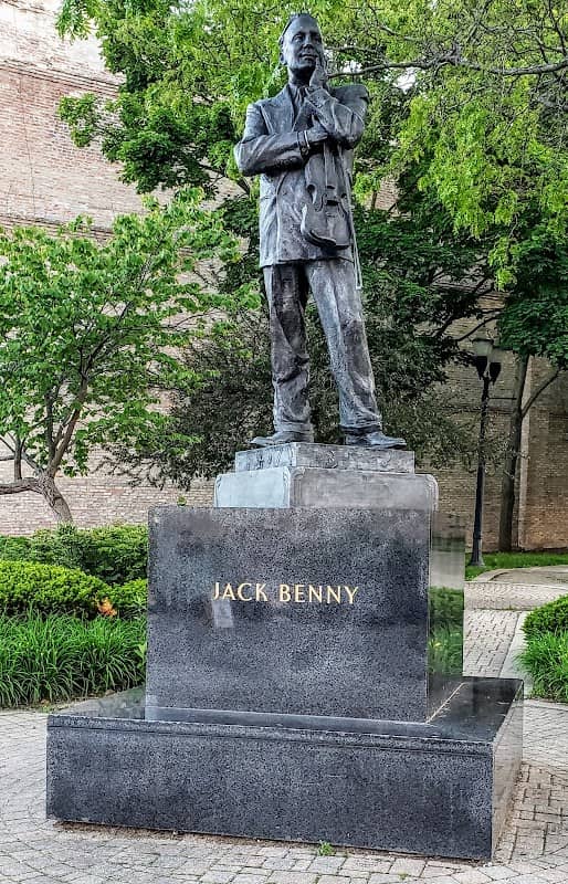 Jack Benny Statue - Image 1