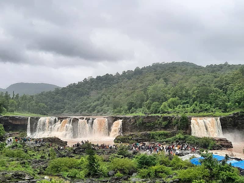 Gira Waterfalls - Image 1