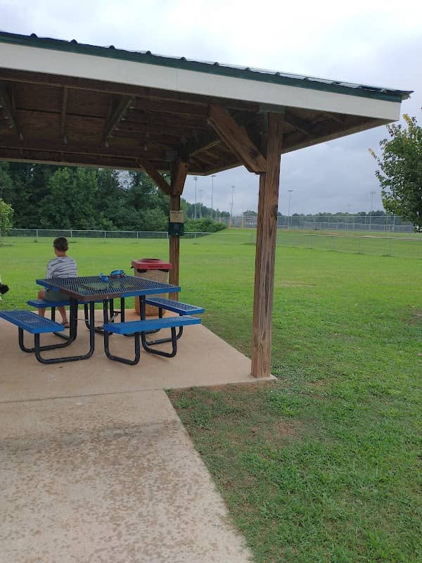 Elberton Highway Park - Hart Co. Recreation Dept. - Image 1