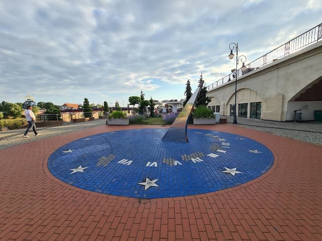 Sundial - Image 1