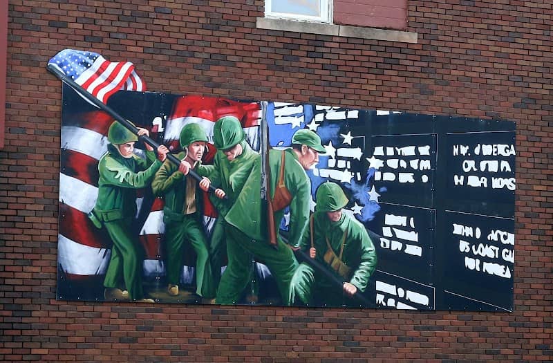 Mural of soldiers - Image 1