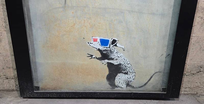 Banksy Graffiti Cinema Stage Rat - Image 2