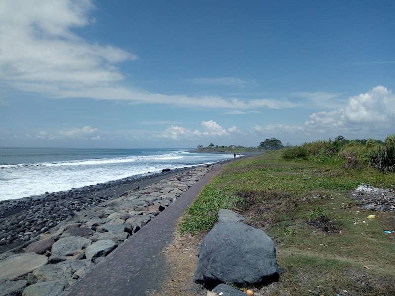 Pantai Batu Tumpeng - Image 1