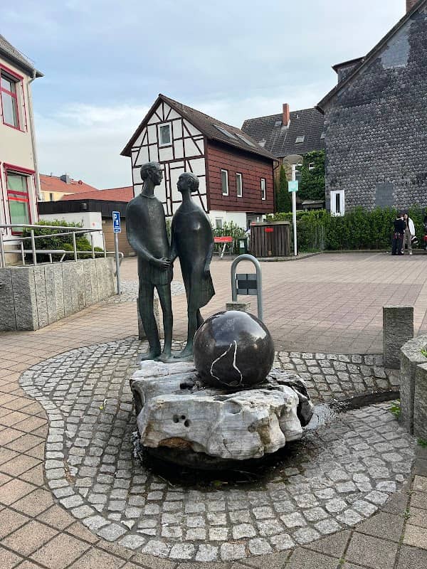 Springbrunnen mit Wasserlauf - Image 1