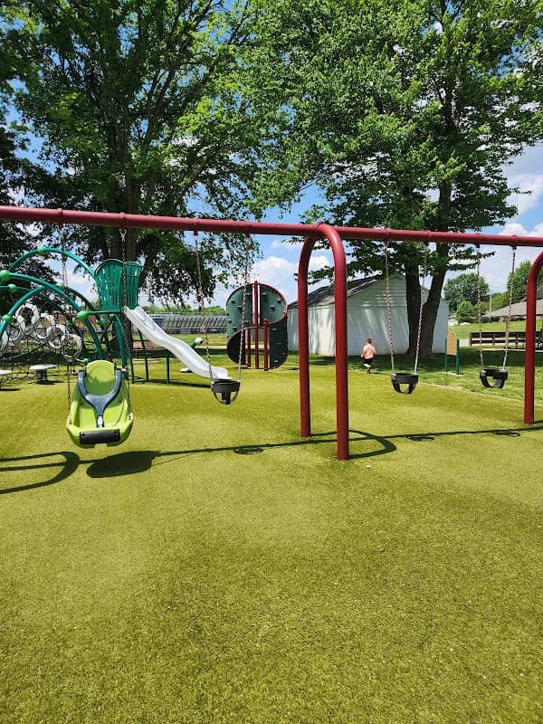 Victory Park - Image 1
