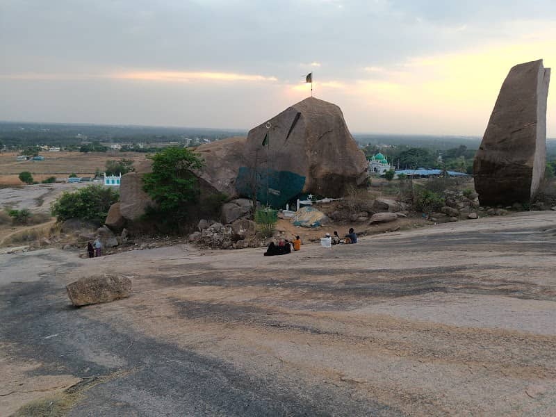 Dog Rock Hill - Image 1