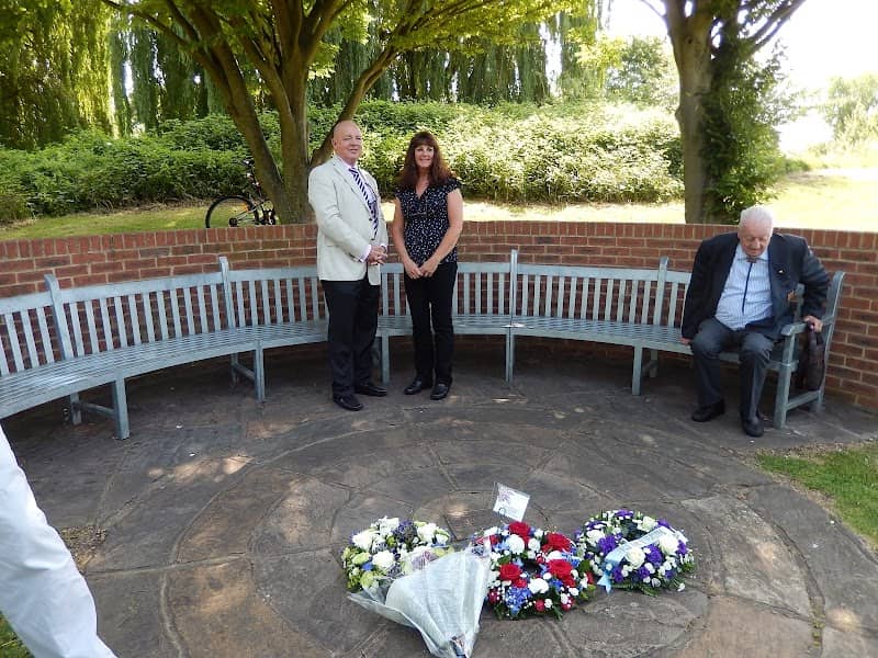 Papa India Memorial - Image 1