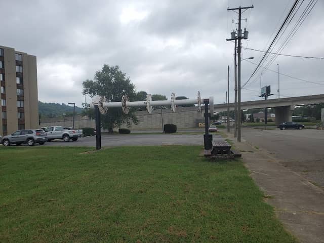 Giant Paddle Wheels - Image 3