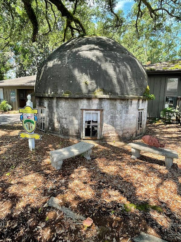 Tolstoy Park, The Henry Stuart House - Image 1