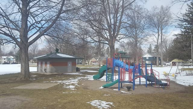Redfield Park - Image 1