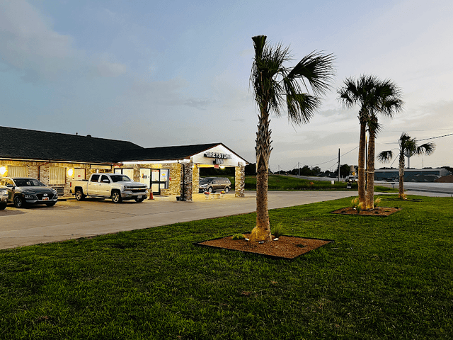 Greystone Inn - Image 1