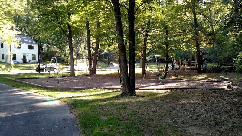 Hillwood Manor Neighborhood Park - Image 1