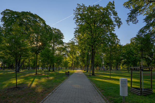 Clara-Zetkin Park - Image 1
