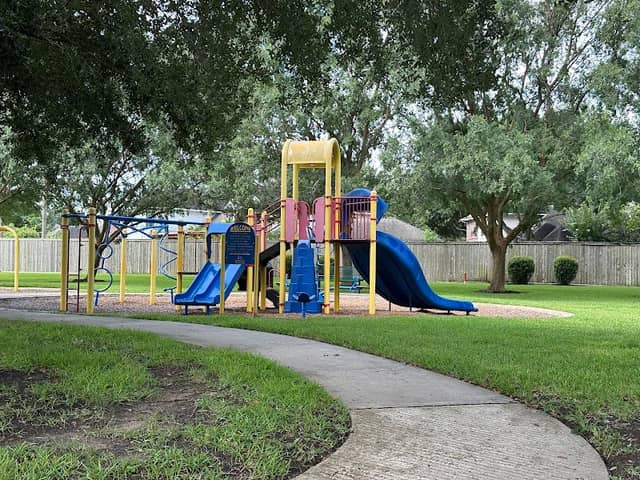Colony lakes Park - Image 1