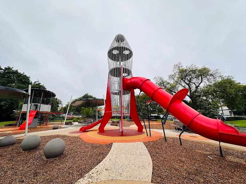 Central Gardens - Image 1