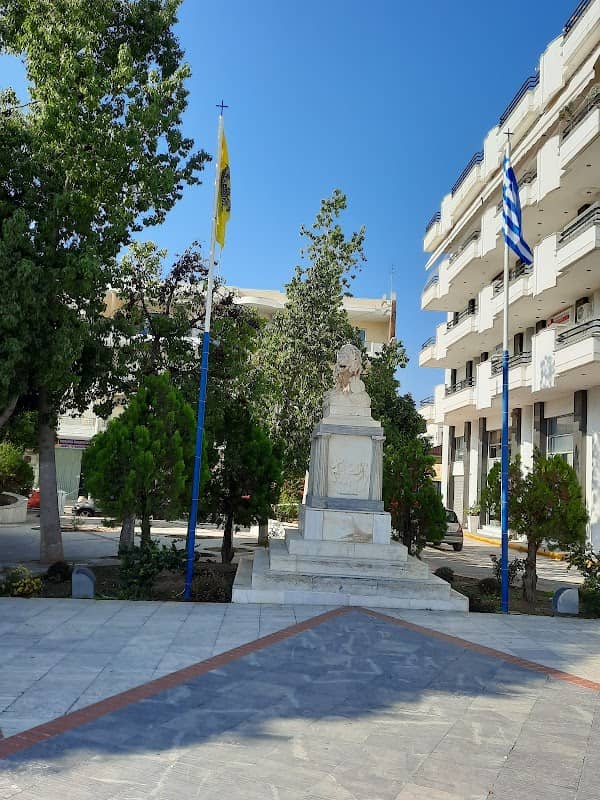 Square of Heroes - Image 1