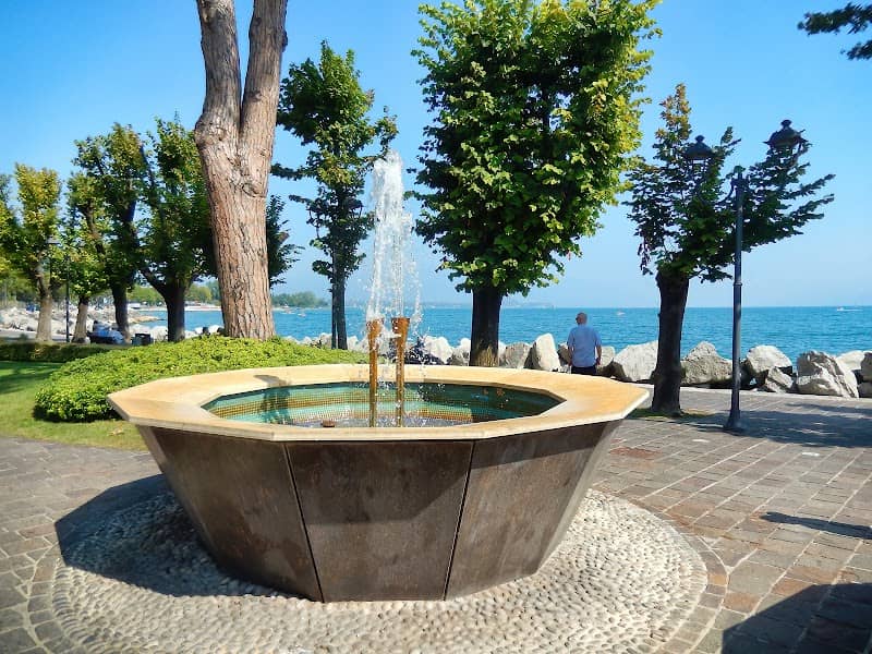 Fontane lungolago Desenzano - Image 2