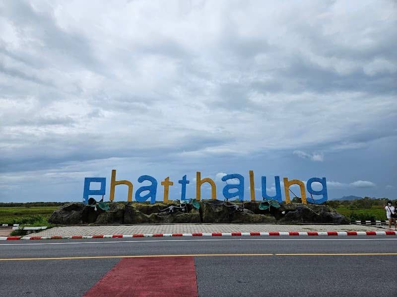 Chaloem Phrakiat Bridge view point & parking - Image 1