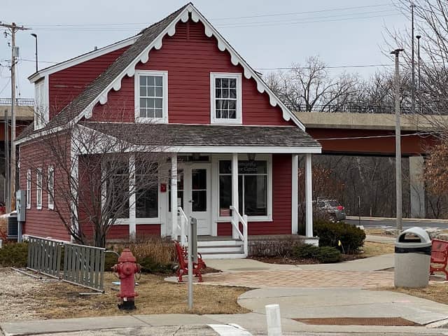 Little Red Store - Image 3