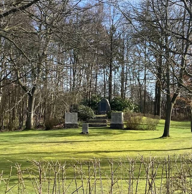 Tensbüttel-Denkmal - Image 1