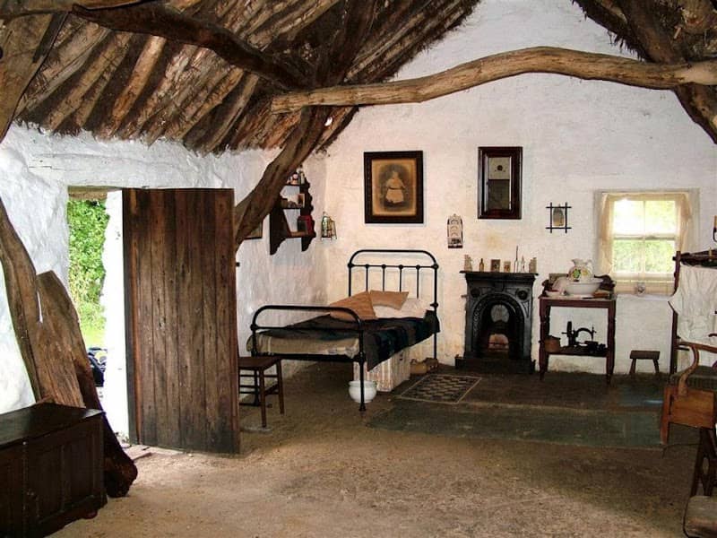 Cruck Cottage - Image 2