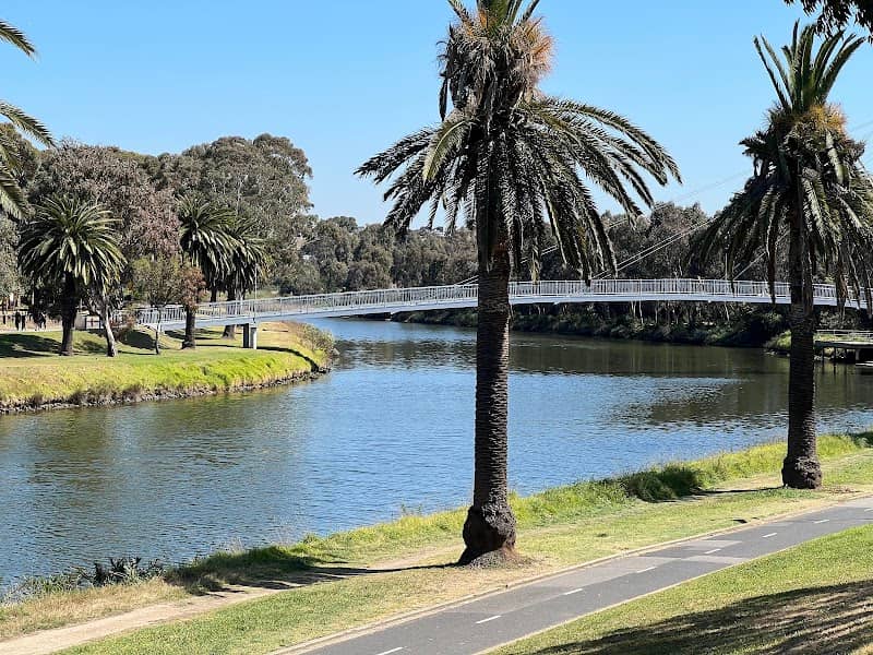 Riverside Park - Image 3