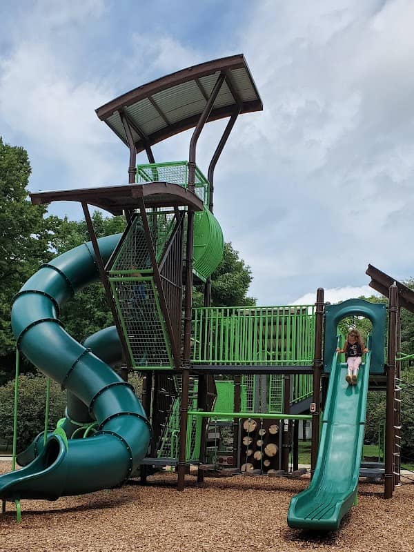 Village Green Park - Image 1